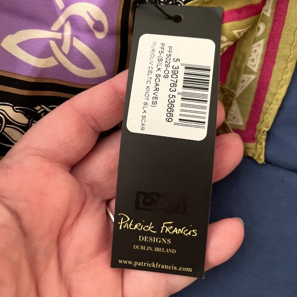 Patrick Francis NWT CELTIC KNOT SILK SCARF - Picture 2 of 14